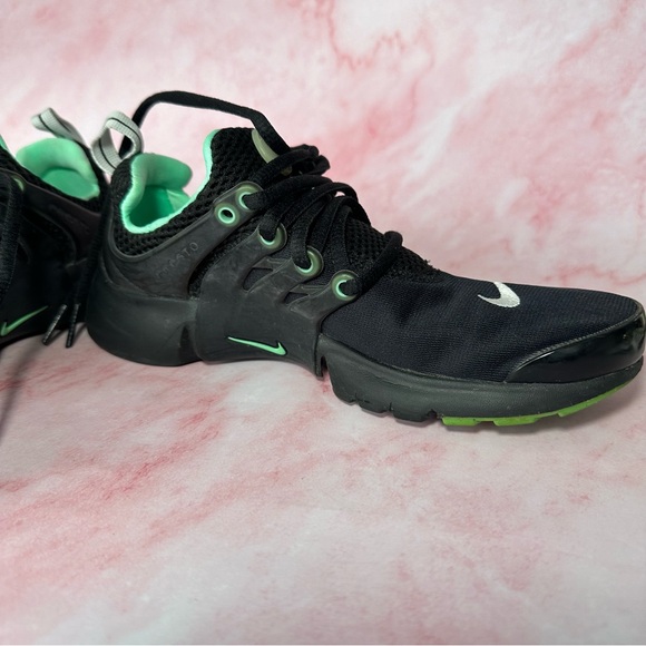 NIKE Presto Sneakers Green Glow Shoes US 4Y UNISEX - Picture 3 of 13